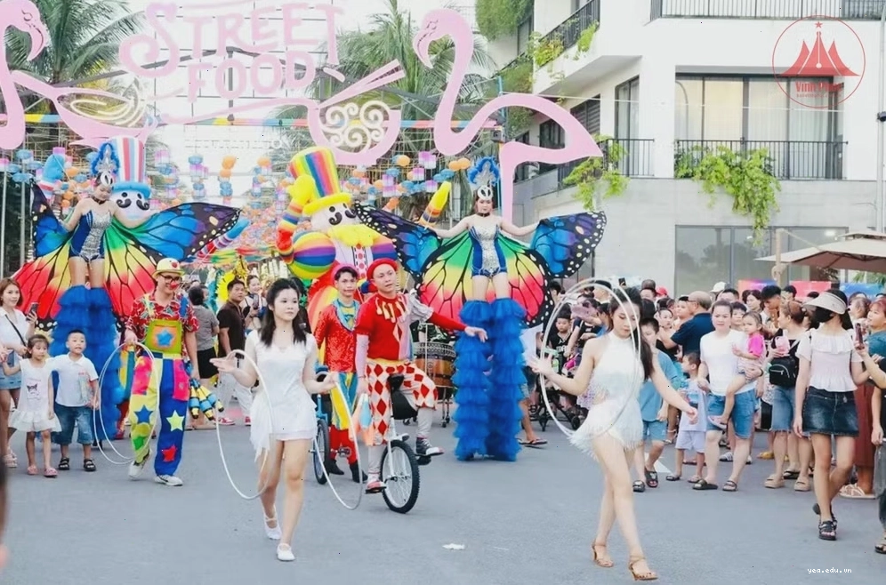 Hàng chục nghìn người tham gia lễ hội đường phố Lala Town tại Đại Lải