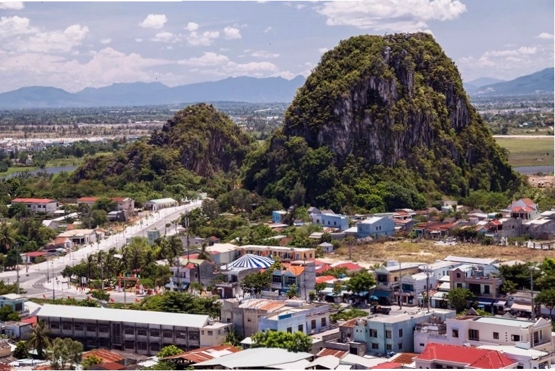Hang động trên ngọn Hỏa Sơn, Ngũ Hành Sơn