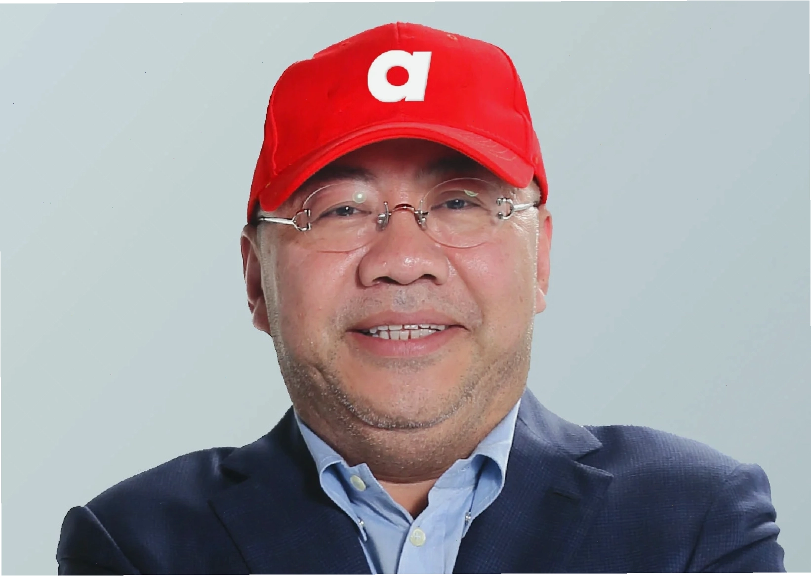 Hành khách làm thủ tục tại quầy vé Air Asia