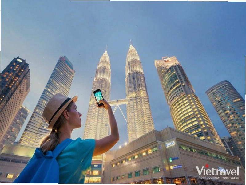 Hành trình tour du lịch Singapore Malaysia khám phá Tháp đôi Petronas