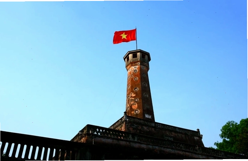 Hình ảnh Cột Cờ Hà Nội tại Hoàng thành Thăng Long