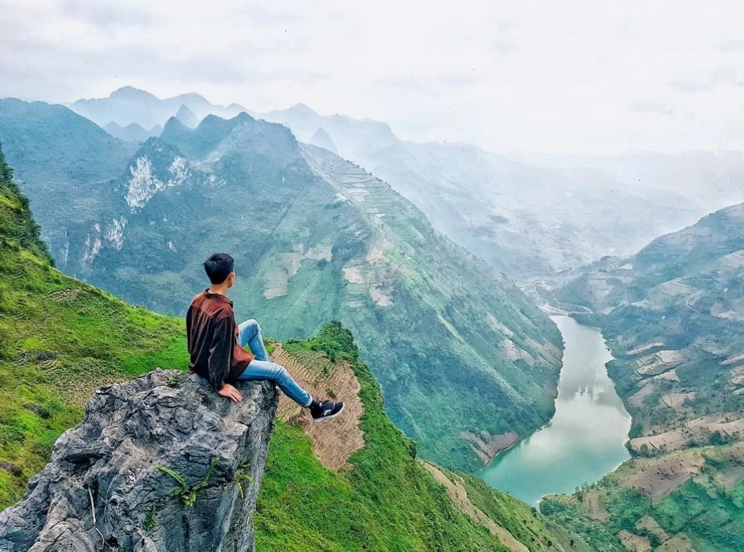Hình ảnh tái hiện quá trình thi công Con đường Hạnh Phúc gian khổ
