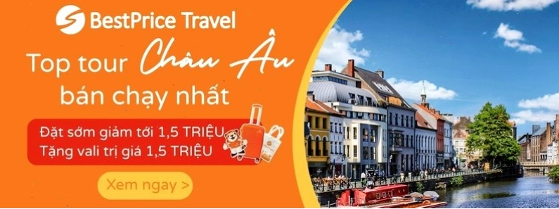 Hình ảnh Tháp Eiffel tại Pháp nhìn từ dưới lên