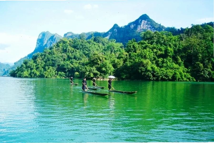 Hồ Ba Bể, viên ngọc bích của Bắc Kạn