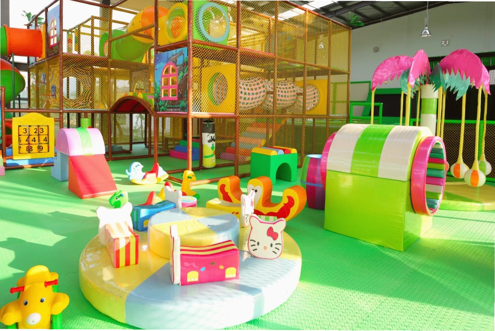 Hồ bơi bốn mùa tại FLC Vĩnh Phúc