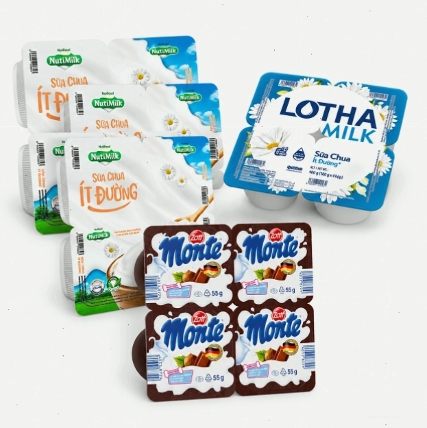Hồ bơi rộng lớn tại Khu du lịch Mắt Xanh