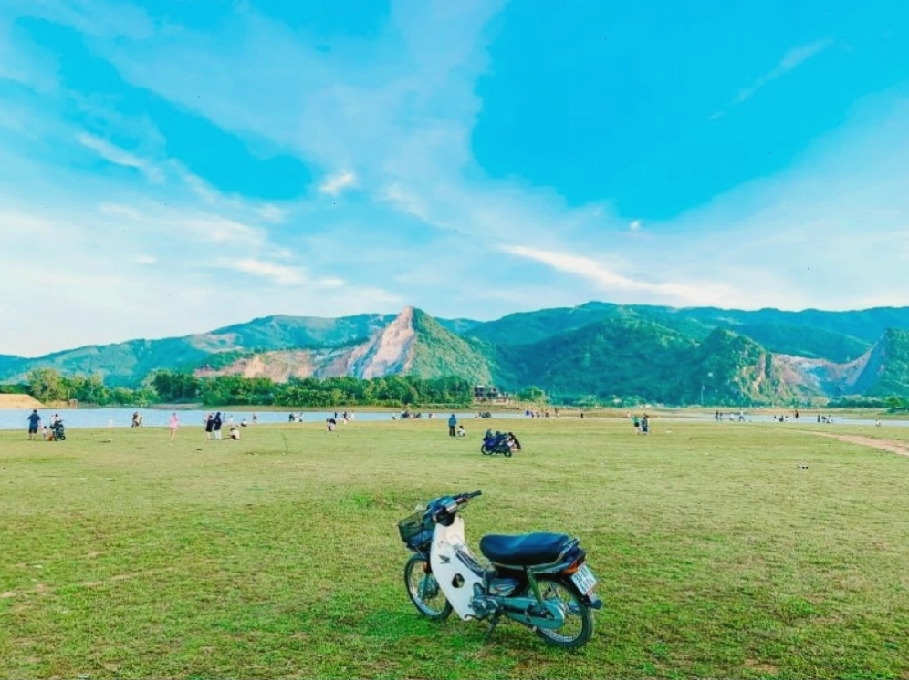Hồ Đồng Chanh Lương Sơn địa điểm lý tưởng cho hoạt động vui chơi và thưởng ngoạn