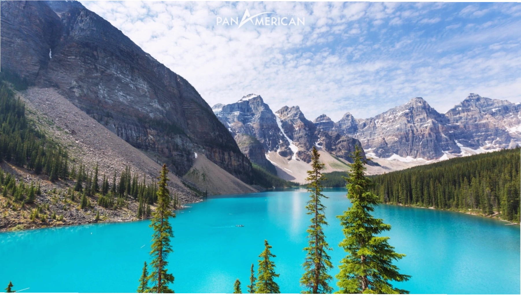 Hồ Moraine với màu xanh ngọc bích đặc trưng