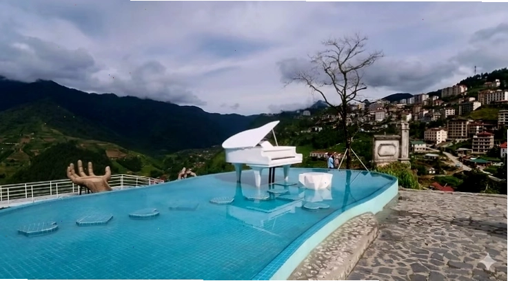 Hồ vô cực và đàn piano bay tại Moana Sapa