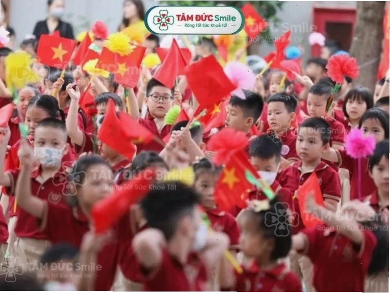 Hoa sữa nở rộ mang hương thơm đặc trưng của mùa thu