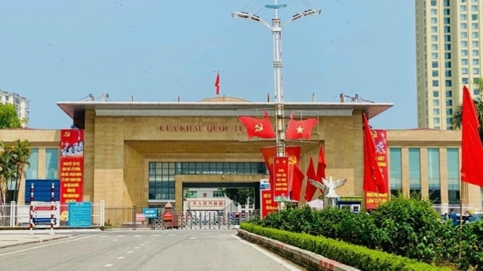 Hoạt động giao thương tại Cửa khẩu Quốc tế Móng Cái