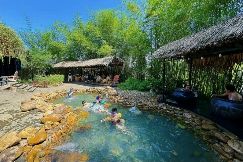 Hoạt động thư giãn tại khu vực spa của Serena Resort