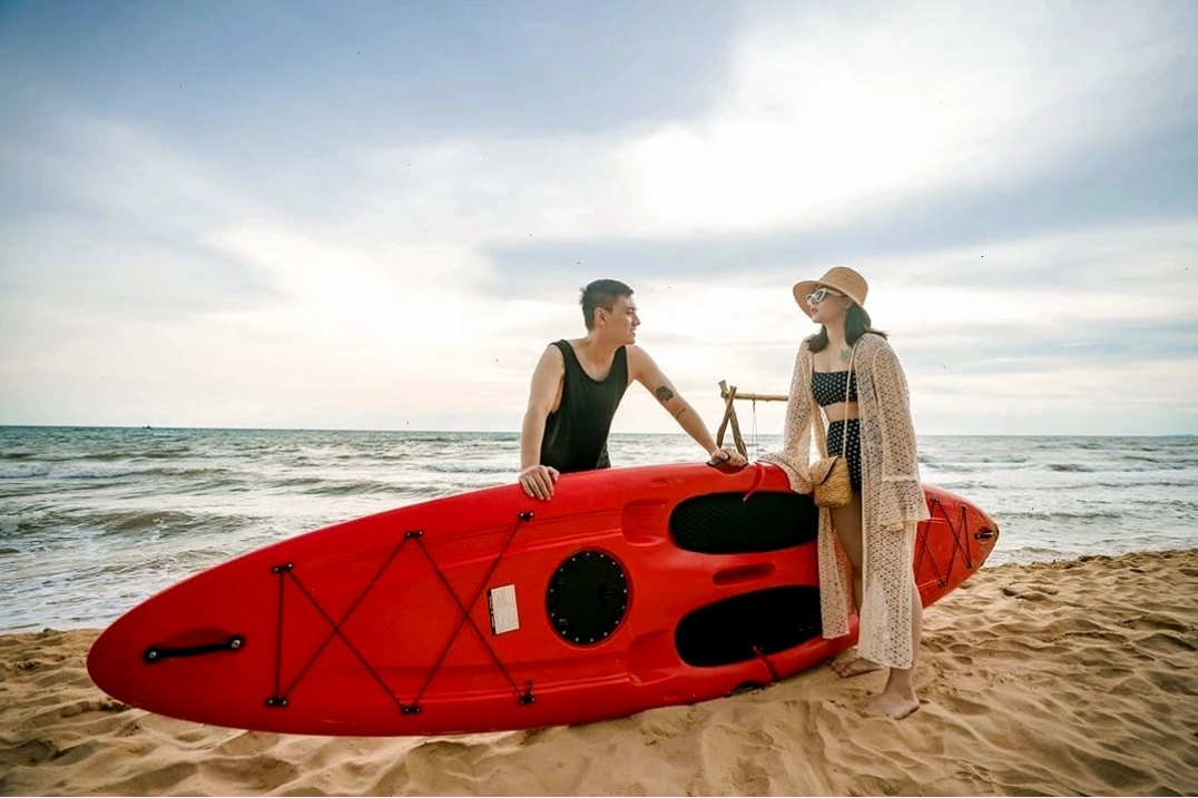 Hoạt động vui chơi tại bãi biển riêng của Best Western Premier Sonasea Phú Quốc