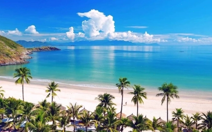 Hoạt động vui chơi trên biển tại Mini Beach, Nha Trang
