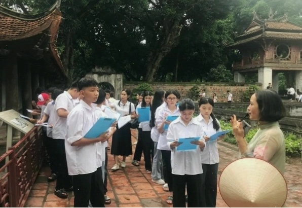 Học sinh trải nghiệm du lịch thực tế có cơ hội học hỏi kinh nghiệm sống, rèn luyện kỹ năng và khám phá thế giới