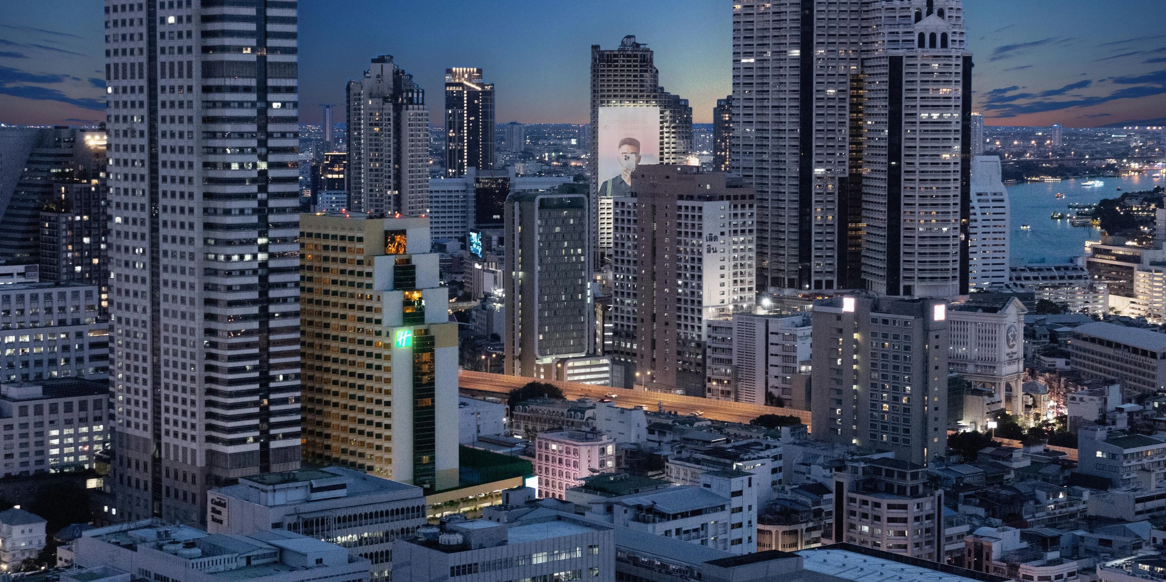 Holiday Inn Bangkok Silom: Trải nghiệm 4 sao giữa lòng Bangkok