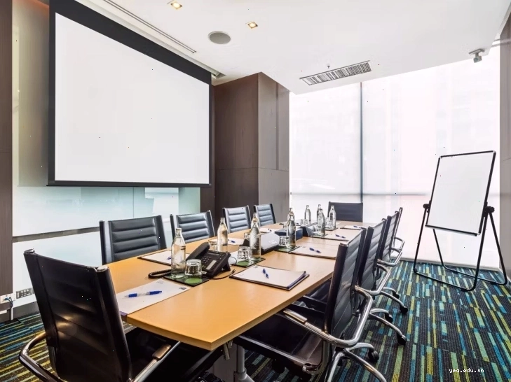 Holiday Inn Express Bangkok Siam - Lối vào sảnh chính