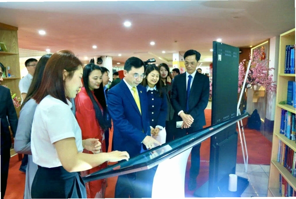 Homestay nhà sàn Mai Châu nhìn ra thung lũng