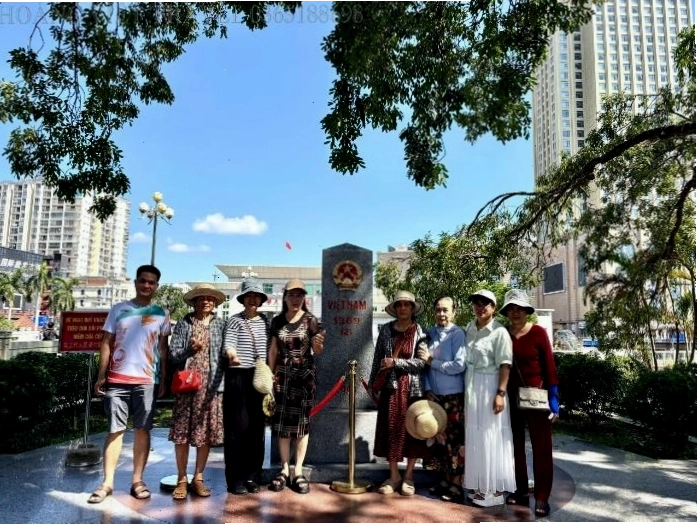 Hướng dẫn viên chuẩn bị kỹ lưỡng cho lời chào chia tay cuối chuyến đi