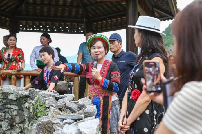 Hướng dẫn viên làm trung gian hòa giải mâu thuẫn