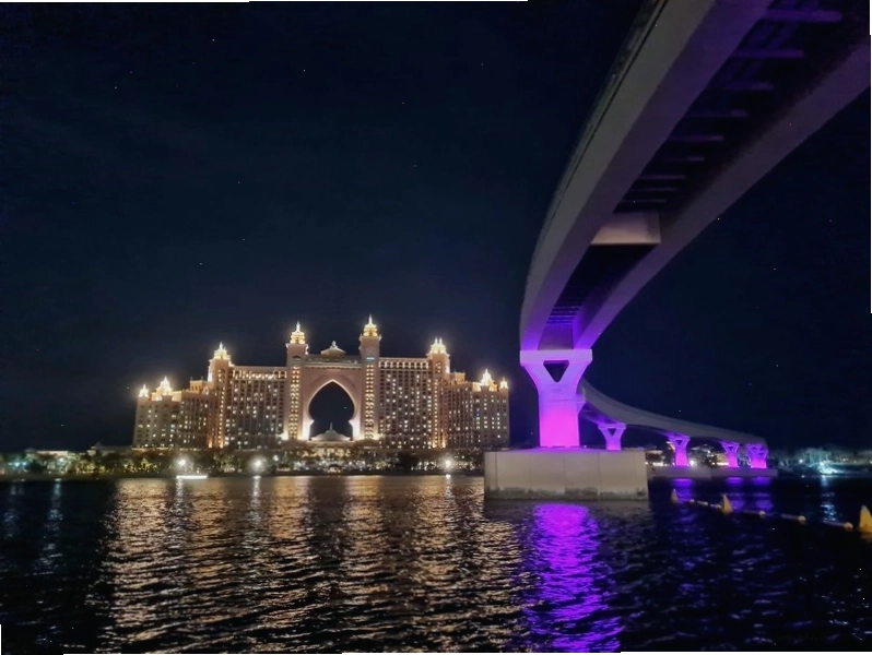 Khách sạn 6 sao Atlantis trong quần thể đảo nhân tạo lớn nhất thế giới Palm Jumeira