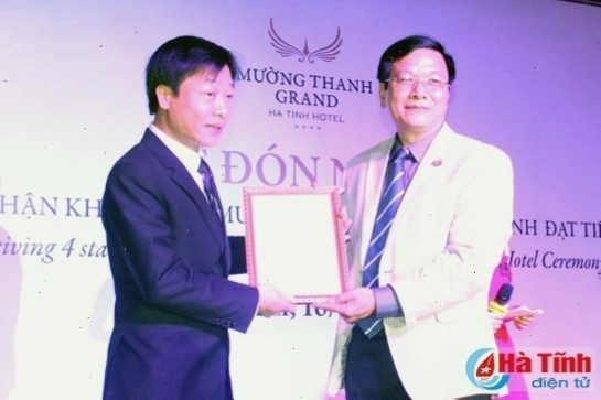 Khách sạn Mường Thanh Grand Hà Tĩnh với biển hiệu 4 sao