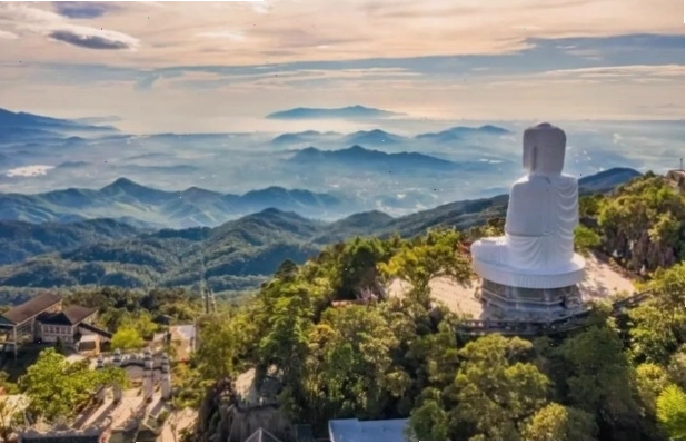 Khám phá Chùa Linh Ứng trên đỉnh Bà Nà