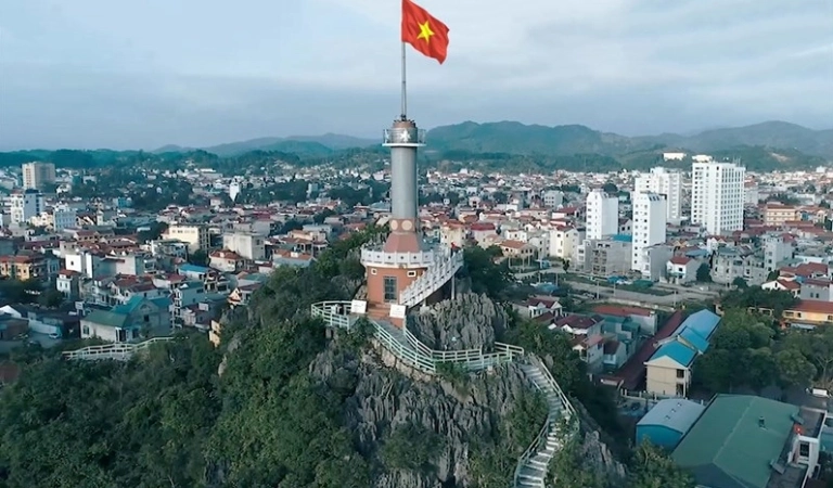 Khám phá Cột cờ Phai Vệ Lạng Sơn biểu tượng kiêu hãnh xứ Lạng