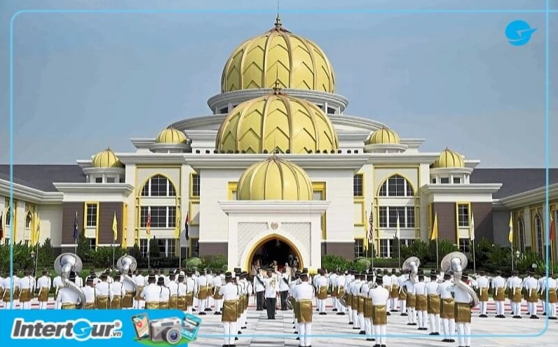 Khám phá Cung điện Hoàng gia Malaysia Istana Negara: Lịch sử, Kiến trúc và Kinh nghiệm tham quan