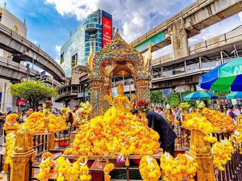 Khám phá Đền Thờ Phật Bốn Mặt Bangkok: Biểu tượng tâm linh linh thiêng