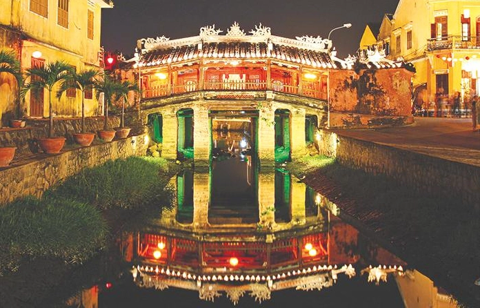 Khám Phá Di Sản Kiến Trúc Việt Nam Qua Nghệ Thuật Vẽ Tranh