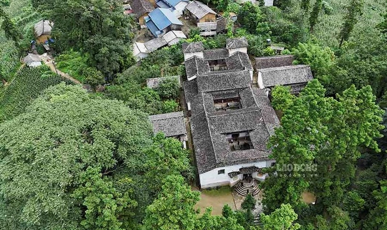 Khám Phá Dinh Thự Vua Mèo Vương Chí Sình: Chứng Tích Lịch Sử Giữa Lòng Hà Giang