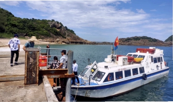 Khám phá Hòn Mê trên du thuyền