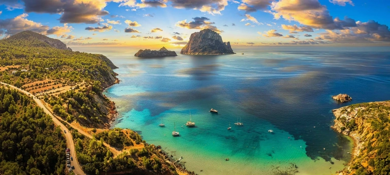 Khám phá Ibiza, Tây Ban Nha: Thiên đường Địa Trung Hải