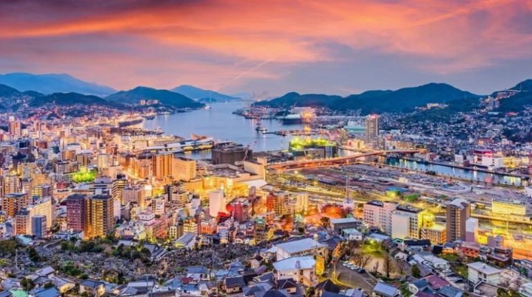 Khám phá Nagasaki Nhật Bản: Cẩm nang du lịch chi tiết cho năm 2026