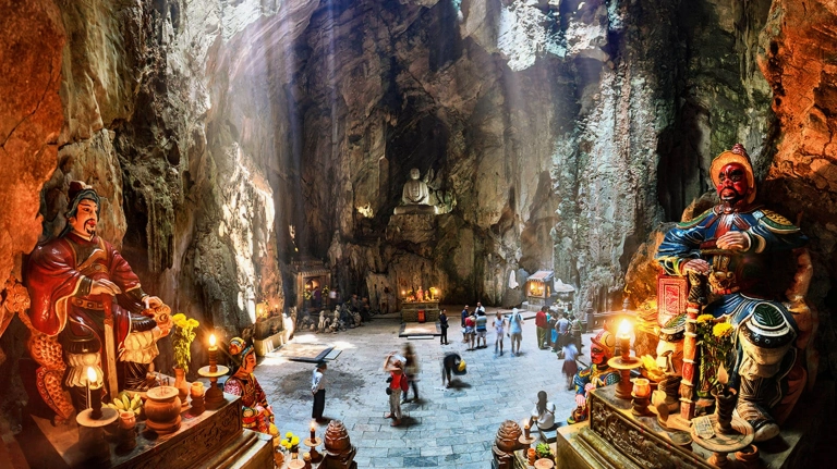 Khám Phá Ngũ Hành Sơn: Ý Nghĩa Tên Gọi Tiếng Anh và Vẻ Đẹp Du Lịch