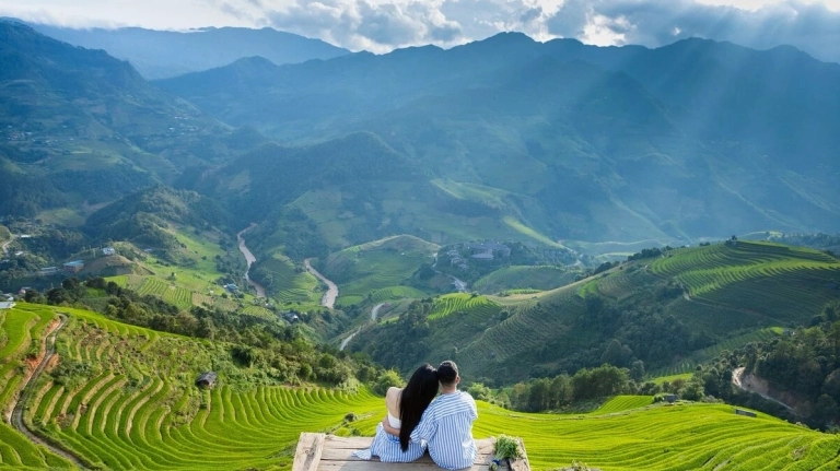 Khám phá 'Sống lưng khủng long' Mù Cang Chải - Điểm nhấn hoang sơ giữa đại ngàn