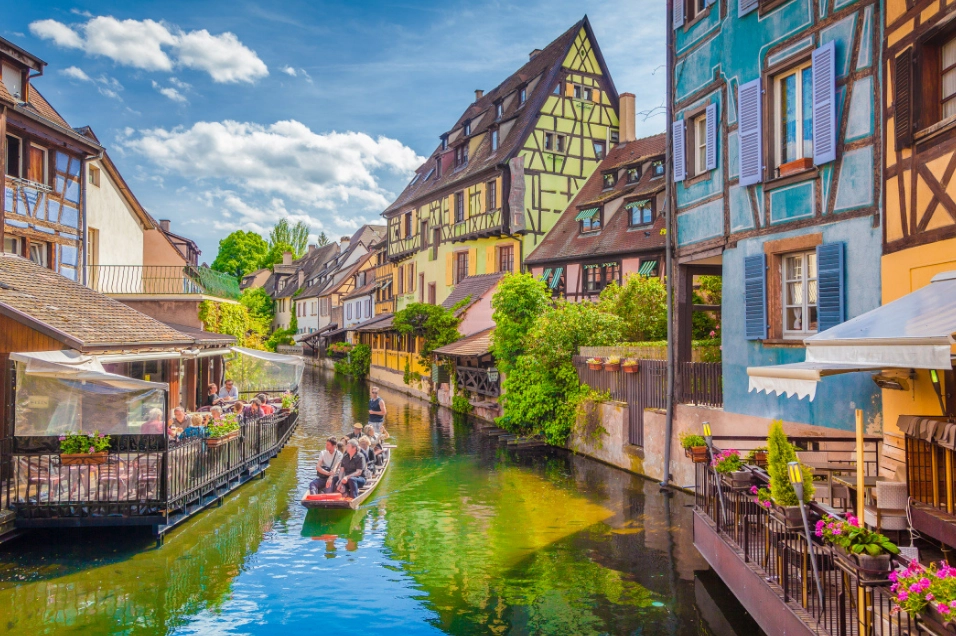 Khám Phá Thị Trấn Colmar Pháp: Thiên Đường Cổ Tích Giữa Lòng Châu Âu