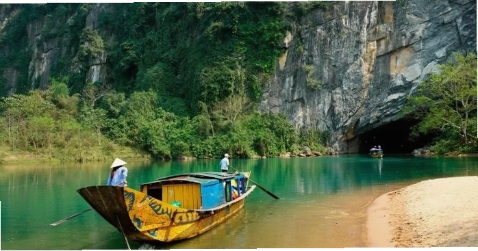 Khám phá vẻ đẹp kỳ vĩ của Động Phong Nha