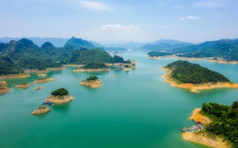 Khám phá vẻ đẹp và tiềm năng du lịch Đà Bắc, Hòa Bình