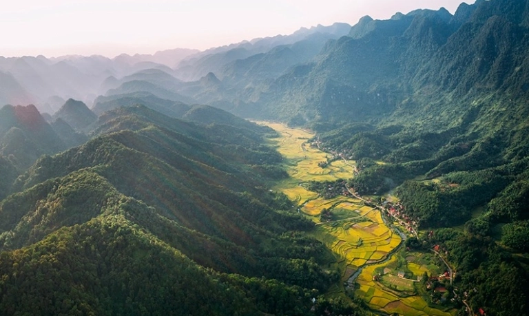 Khám phá vẻ đẹp Việt Nam: Những khung cảnh say đắm lòng người