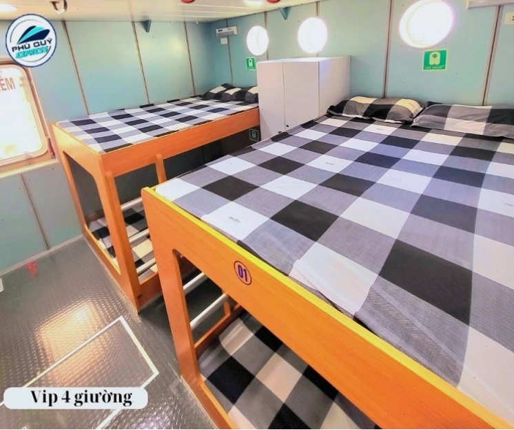 Khoang giường nằm VIP sang trọng trên tàu Phú Quý Express