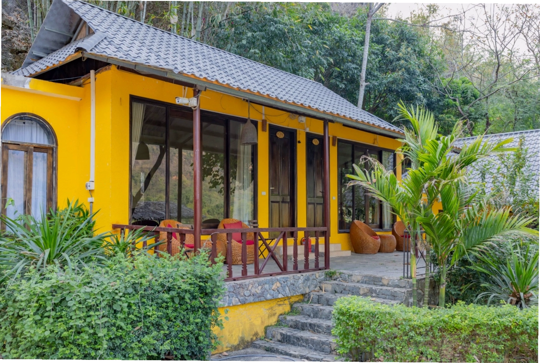 Không gian nhà hàng tại Mai Châu Moment