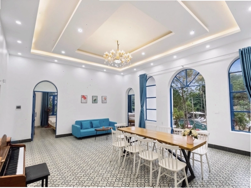 Không gian phòng khách sang trọng tại Annecy Villa thuộc Mirabella Ba Vì