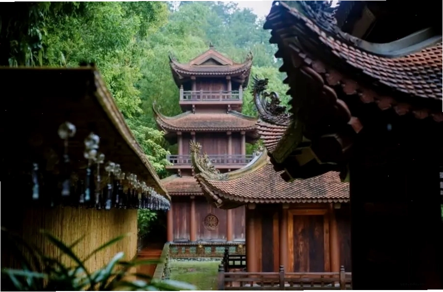Không gian thanh tịnh bên trong Chùa Địa Tạng Phi Lai Tự