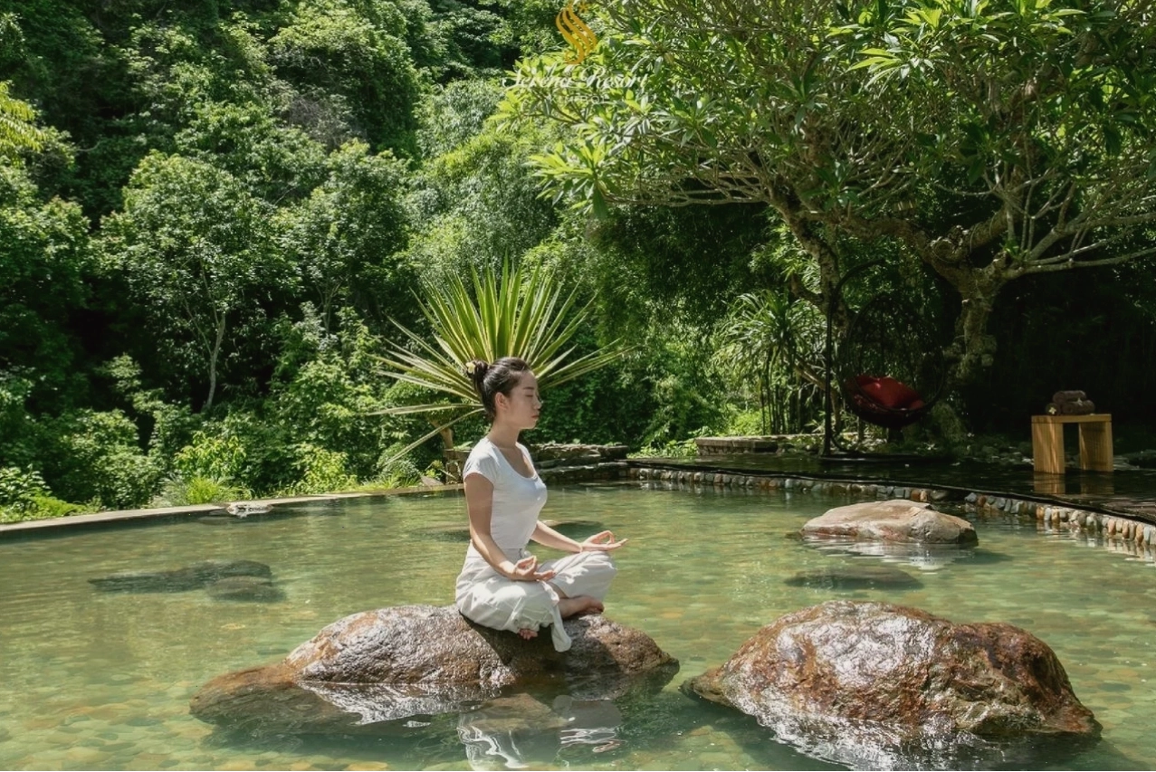 Không gian xanh mát và thiết kế gần gũi với thiên nhiên tại Serena Resort Kim Bôi