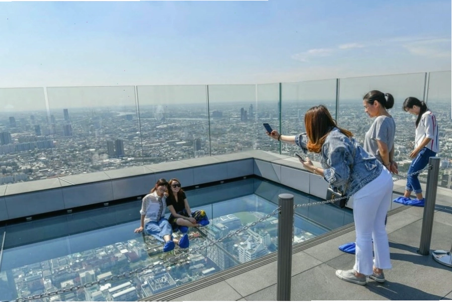Không khí nhộn nhịp tại chợ đêm Bangkok