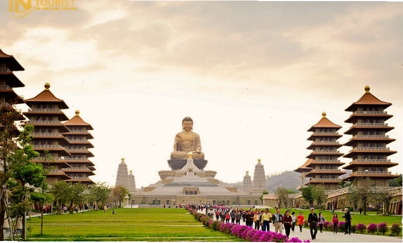 Không khí nhộn nhịp tại chợ đêm Xin Jue Jiang