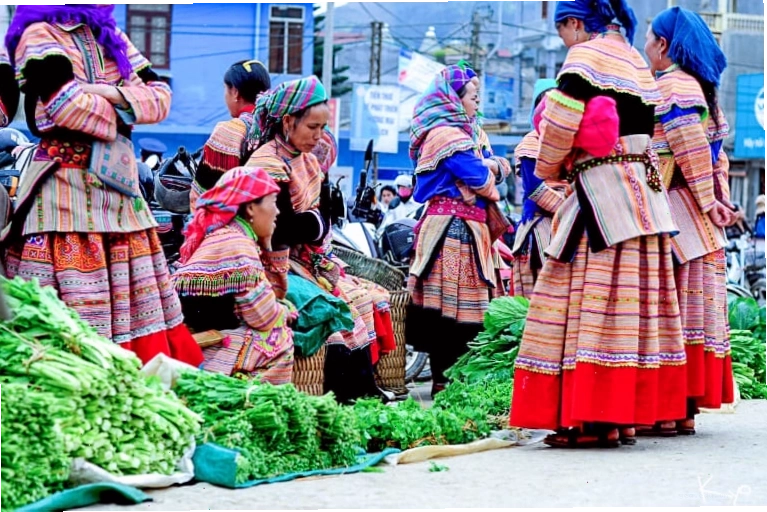 Không khí nhộn nhịp tại Chợ Đồng Văn