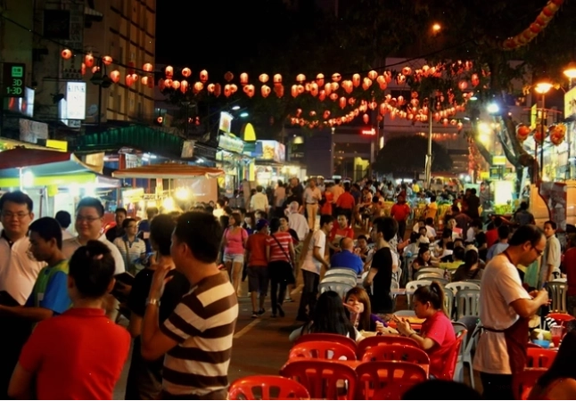 Không khí nhộn nhịp tại phố Khao San Bangkok về đêm